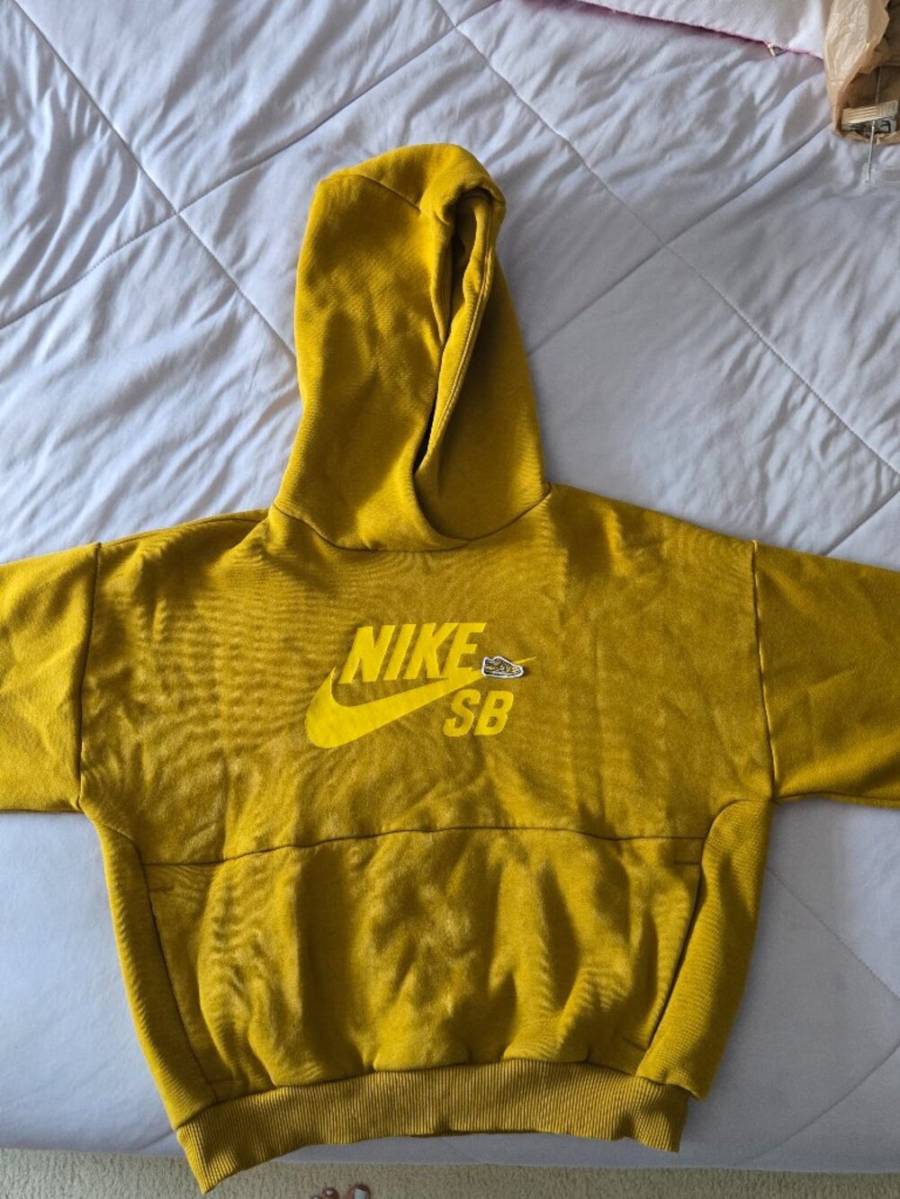 NWOT boys Large Nike sweatshirt